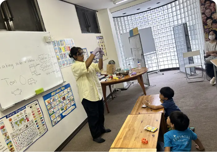 英語でサイエンスの授業風景